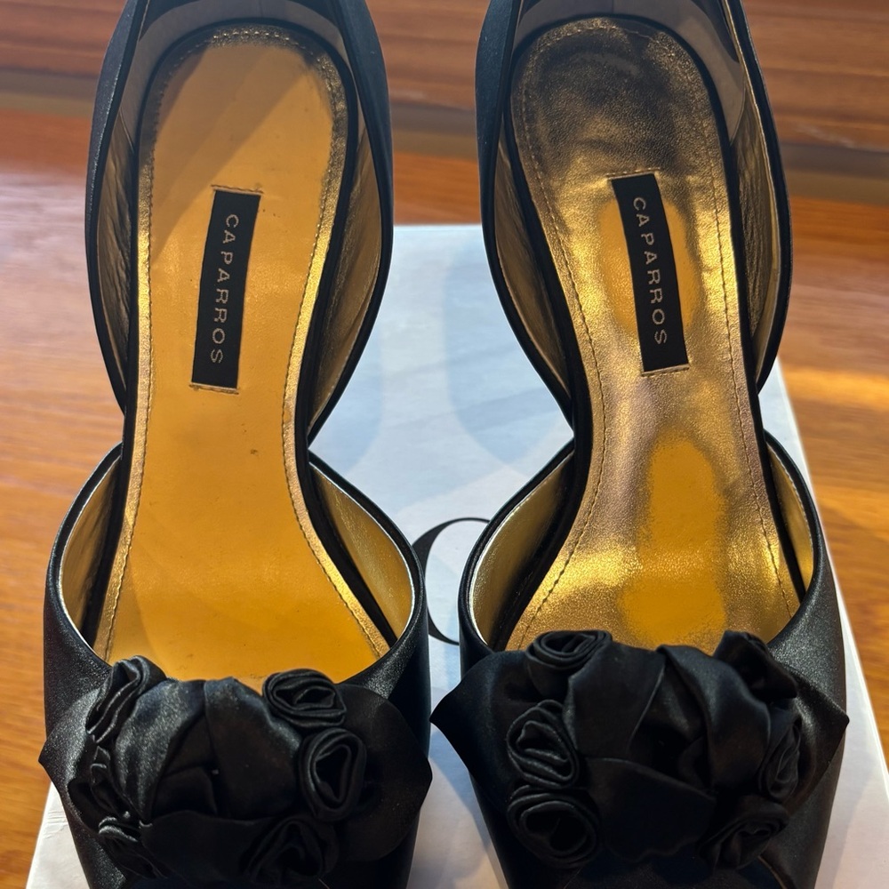 Caparros Black Heels Elegant and Stylish